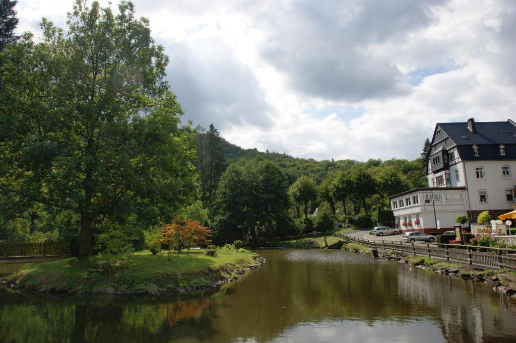 Bertricher Hof Hotel Garni Bad Bertrich Exterior photo