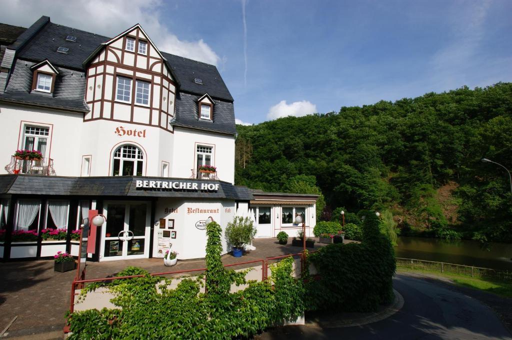 Bertricher Hof Hotel Garni Bad Bertrich Exterior photo